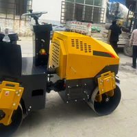 Mini rouleau de route autoporté de 2 tonnes avec double tambour pour moteur essence/diesel Petit compacteur vibrant Machine à composants pour moteur à noyau