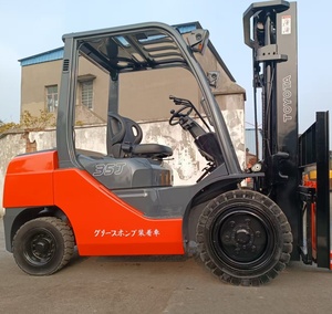 รถยกดีเซลญี่ปุ่นแท้ ยี่ห้อ Tcm/Komatsu/T-o-y-o-t-a รุ่น 8FD35 7FD30 8FD35J เครื่องยนต์ 3.5 ตัน มือสอง ยี่ห้อ Triple Master - Product Image 1