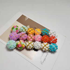 Cuentas de aleación con diseño floral para joyería DIY, cierre magnético para hacer collares, suministros de abalorios esféricos de 12 mm - Product Image 1