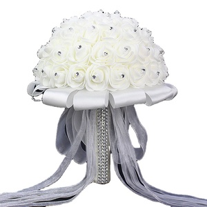 Venta al por mayor de ramos de novia, ramos de rosas blancas artificiales de espuma - Product Image 1