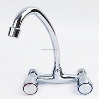 X9916K5 Eau chaude et froide murale en zinc du robinet de cuisine à double levier