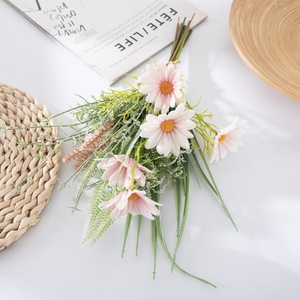 Jingyan – Bouquet de fleurs artificielles, marguerite rose avec feuillage vert, pour décoration de maison et de mariage, CF01226 - Product Image 3