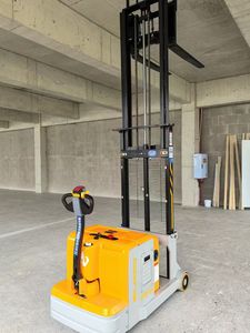 מלגזה חשמלית מסוג Iso Ce Msds 1T 3.5 מטר 500 קילוגרם עם סוללת עופרת-חומצה, טעינה עצמית, הרחקה, VNA, תלת כיוונית, עומק כפול - Product Image 2