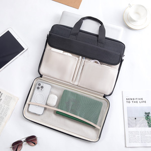 Bolso bandolera de nailon impermeable para portátil, ligero, acolchado, para viajes, negocios, oficina, uso diario. - Product Image 2