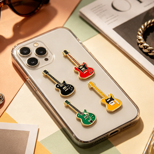 Pegatinas Metálicas Personalizadas para Teléfonos, Decoraciones Metálicas de Aleación de Zinc al por Mayor, Personajes de Música y Anime Personalizados - Product Image 1