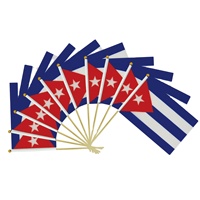 Lot de 10 drapeaux cubains à agiter à la main, 14x21cm, petits drapeaux nationaux sur bâton, mini drapeaux cubains en polyester avec mât en plastique pour événements
