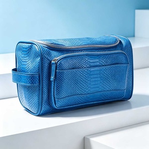 Kit de voyage personnalisé en cuir de lézard Yihe – Trousse de toilette : Tout ce dont vous avez oublié - Product Image 5
