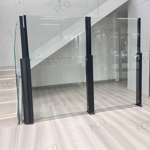 Customized Manual Lifting Glass Windproof <strong>Guardrail</strong> OEM Lifting Wind-Breaker Glass Balustrade <strong>Design</strong> - Product Image 3