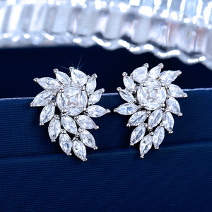 Orecchini a Perno con Foglie e Fiori per Donne, Stile Coreano, Gioielli Floreali a Petalo, Regalo Quotidiano - Product Image 2