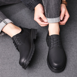 Bottes Martin pour homme en cuir véritable, bout rond, talon plat, semelle extérieure en caoutchouc antidérapante, couleur unie, botte à la cheville, chaussure de travail - Product Image 3