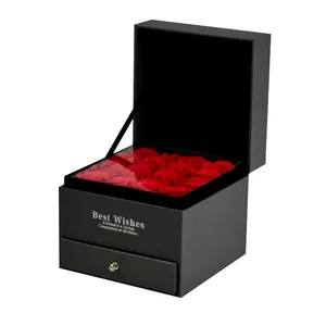 Elegante scatola regalo con rosa rossa scatola di imballaggio per collana con ciondolo rossetto