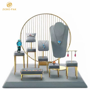 Présentoir à bijoux de luxe Zebo Gray, présentoir à bagues, support pour boucles d'oreilles, plateaux à bagues, présentoir à bijoux avec base en métal - Product Image 1