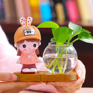 Figurine en résine de bureau avec vase en verre, plante, décoration intérieure, cadeau, écologique - Product Image 5