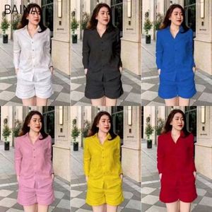 Ensemble deux pièces pour femmes, chemise à manches longues en coton et lin de couleur unie, avec short court, pour l'été - Product Image 3