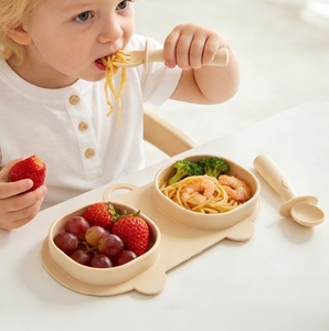 Miniassiette de voyage pour bébé, assiettes pour bébé, essentielles pour les voyages, avec fourchettes et cuillères, assiettes à dîner pliables en silicone, nouveauté - Product Image 5