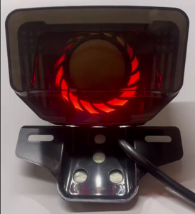 Oeil d'angle Moto Feu arrière <span class=keywords><strong>LED</strong></span> intégré Clignotants Feu arrière Stop Feu arrière Assemblage ABS - Product Image 3