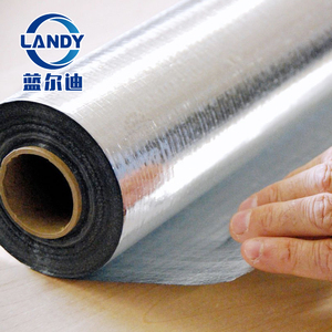 Film barrière à la vapeur en papier kraft avec feuille d'aluminium, tissu d'isolation <span class=keywords><strong>thermique</strong></span> tissé avec feuille d'aluminium, feuille de barrière radiante - Product Image 1