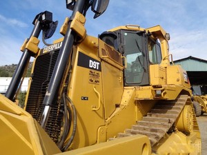 Bulldozer sur chenilles Shantui D9R d'occasion à vendre - Haute efficacité, capacité de bulldozing de 10 m, rayon de braquage court - Product Image 2