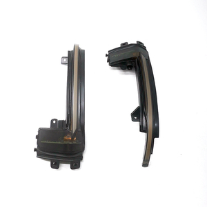 Autodragons Luz LED secuencial de señal de giro para espejo lateral, color ámbar, con lente ahumada, para A4 A5 S5 A3 8P RS3 RS4 RS5 - Product Image 1
