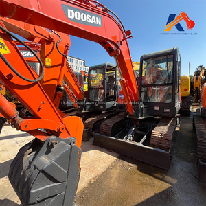 Mini Excavadora Usada Doosan DH55 de 5.5t de Corea en Buenas Condiciones, Motor y Caja de Cambios del 2022 - Product Image 1