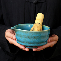 Bol à thé Matcha en céramique fait main avec bec verseur Ensemble de cérémonie du thé japonais Bol Matcha et support de fouet pour les amateurs de Matcha
