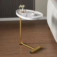 Table d'appoint de canapé ovale de luxe moderne Mini table à thé/basse portable avec patte en métal pour décoration de maison et de balcon