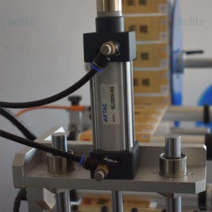 Lọ thủy tinh Sticker Vuông chai nước bán tự động chai tròn nhựa lon nhẹ hơn máy dán nhãn - Product Image 5