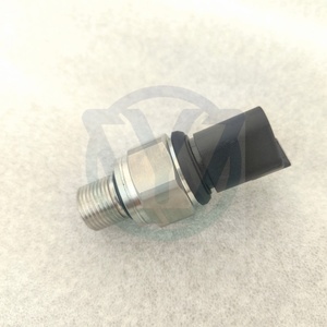Sensor de Alta Presión CYJ 7861-96-1653 Compatible con Excavadoras: PC200-7, PC210-7, PC220-7, PC240-7; Bulldozers: D85EX-15, D85PX-15 - Product Image 3