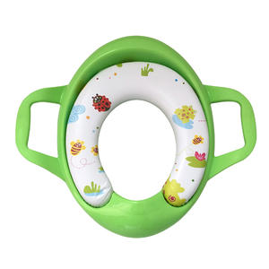Asiento de entrenamiento portátil de plástico para bebés con cojín suave para niños con asas y anillos de inodoro para inodoros redondos y ovalados - Product Image 4