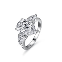 Cincin Moissanite 4CT VVS Bentuk Tetesan Air Mata Memanjang dengan Aksen Twin Pear, Finishing Platinum Perak 925, Polesan Fire Max, Perhiasan Siap Pakai untuk Acara