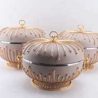 Plats de service modernes et esthétiques 3.5L 4.5L 5.5L avec couvercles géométriques artistiques, chauffe-plats de luxe en acier, articles de restauration urbains minimalistes
