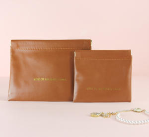 Pochette en <span class=keywords><strong>cuir</strong></span> pour bijoux avec logo en relief de luxe, petite enveloppe en <span class=keywords><strong>cuir</strong></span> PU, pochette à pression pour bague - Product Image 4