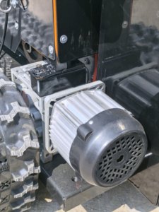 Débroussailleuse à chenilles diesel 25KW télécommandée, robuste, pour fermes, vergers et remise en état des terres - Product Image 6
