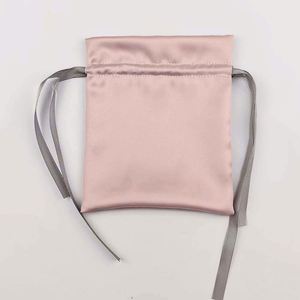 Pochette cadeau en satin rose de luxe avec cordon de serrage et nœud en ruban, sac d'emballage pour bijoux avec logo personnalisé pour les cadeaux de mariage - Product Image 5
