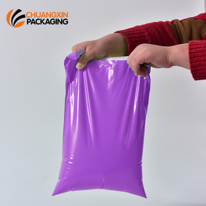 Bolsas Polymailer ecológicas a <span class=keywords><strong>precio</strong></span> <span class=keywords><strong>de</strong></span> fábrica y bolsa <span class=keywords><strong>de</strong></span> plástico autosellante <span class=keywords><strong>Paquete</strong></span> <span class=keywords><strong>de</strong></span> envío logístico personalizado para ropa - Product Image 3