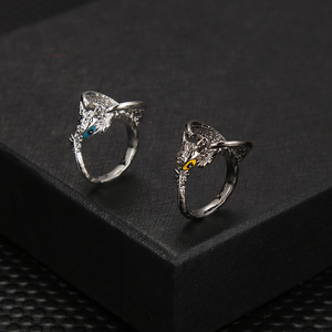 Bague pour homme en alliage motif dragon, finition blanc K et noir, design ouvert, bijou cadeau - Product Image 1