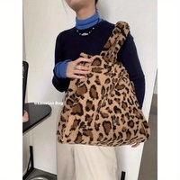 Sac fourre-tout chic pour femme en fausse fourrure imprimé léopard, grand sac à bandoulière doux en sherpa pour l'hiver