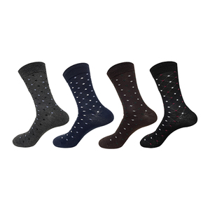 Chaussettes Crew Noires de Qualité de Luxe avec Motif Argyle Respirant Chaussettes Décontractées Tricotées en Polyester et Coton Mince pour la Saison du Printemps - Product Image 3