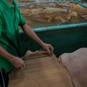 Feuilles fumées nervurées en caoutchouc naturel RSS3 du Vietnam de haute qualité Produit de qualité supérieure du Vietnam - Product Image 1