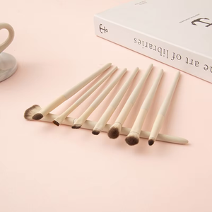 Ensemble de 8 pinceaux de maquillage pour les yeux, manche en bois, virole en aluminium, poils synthétiques, kit de pinceaux pour le contour, le surlignage et la couleur des yeux - Product Image 2