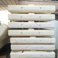 Usine de Guangzhou Sports nautiques HDPE moule rotatif bonne quantité Flotante Jet Ski Dock pièces marines comprend un piston