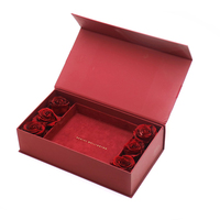 Logo personnalisé noeud papillon couvercle magnétique rectangle boîte rigide cadeau boîte d'emballage avec fausse fleur décoration