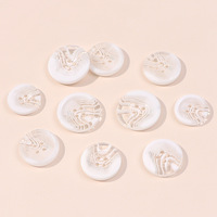 Boutons ronds modernes en résine à 4 trous avec motifs cœur et étoile, finition nacrée, lavables, attaches de couture pour vêtements de mode