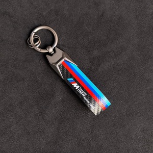 Porte-clés <span class=keywords><strong>de</strong></span> <span class=keywords><strong>voiture</strong></span> universel en alliage <span class=keywords><strong>de</strong></span> zinc <span class=keywords><strong>de</strong></span> <span class=keywords><strong>luxe</strong></span> léger, motif fibre <span class=keywords><strong>de</strong></span> carbone, logo sport tricolore Mercedes-Audi, modèle 31651 - Product Image 6