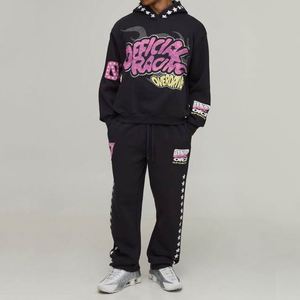 Sudadera con Capucha y Pantalones Deportivos con Estampado de Grafiti Negro, Conjunto Deportivo de Dos Piezas Personalizado para Hombre - Product Image 1