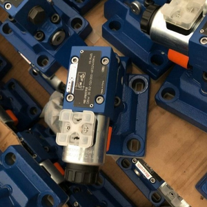 Équipement électrique directionnel 4WEH16J7X/6EG110N9ETS2K4/B10 R901078585 - Product Image 1