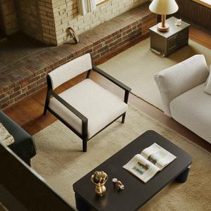 Sillón Clásico Personalizable Hecho a Mano con Tapicería de Tela Bouclé y Estructura de Madera Maciza - Product Image 2