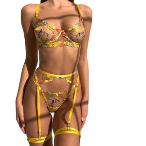 <span class=keywords><strong>Ensemble</strong></span> de lingerie trois pièces sexy jaune à motif floral champêtre, style gilet, avec soutien-gorge, <span class=keywords><strong>porte</strong></span>-jarretelles et string, offrant un bon maintien - Product Image 4
