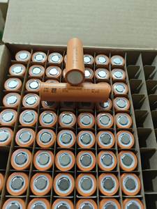 بطارية طراز Lifepo4 مصنوعة في الصين من من من من من نوع Lifepo4 بطارية أسطوانية - Product Image 4