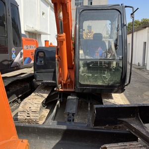 Excavadora de cadenas Hitachi ZX70 de segunda mano, modelo 2023, motor japonés de alto rendimiento, peso operativo de 7 toneladas - Product Image 4